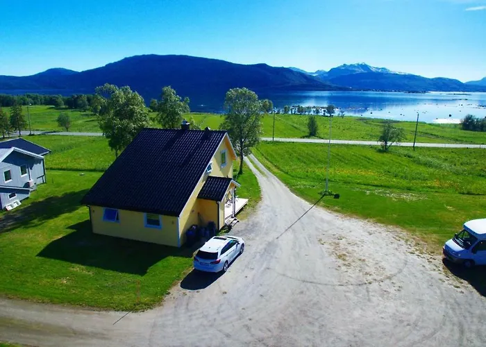 1 Room In The Yellow House, Close To Airport & Lofoten