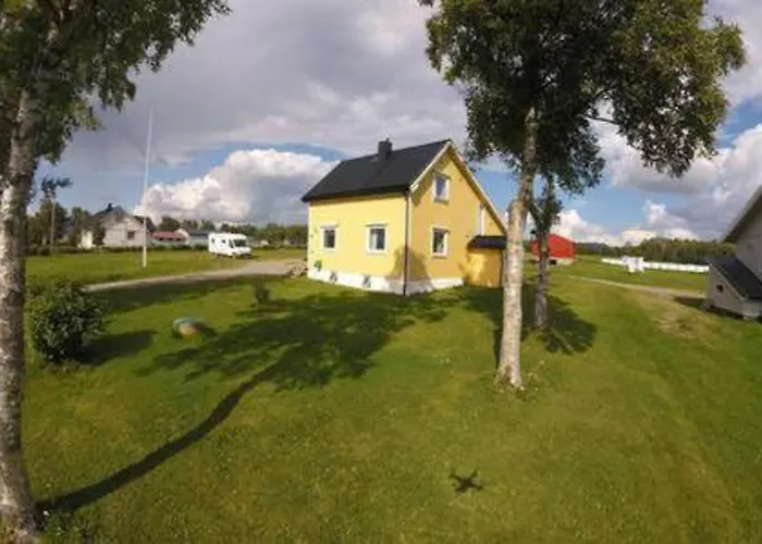 1 Room In The Yellow House, Close To Airport & Lofoten
