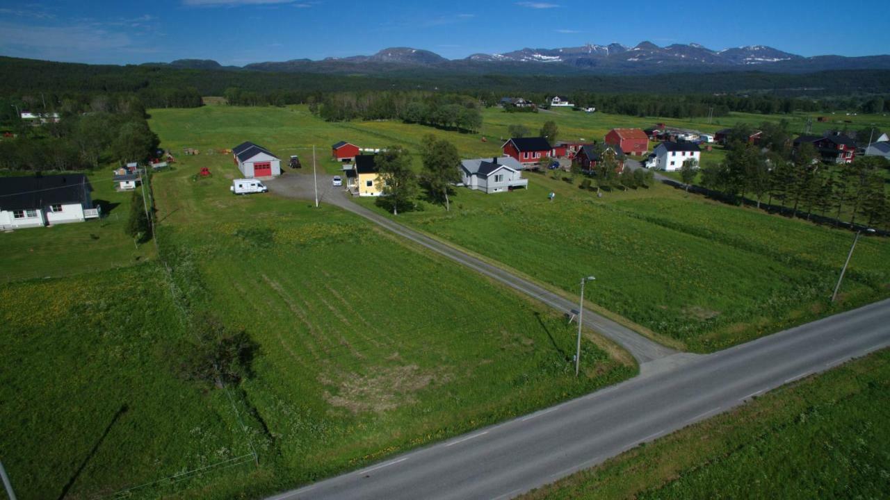 Homestay 1 In The Yellow House, Close To Airport & Lofoten *