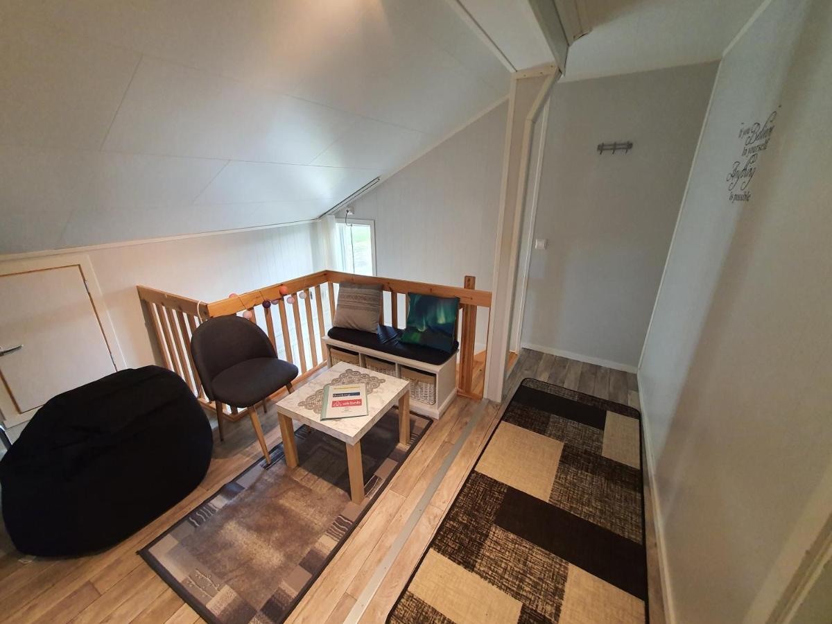 1 In The Yellow House, Close To Airport & Lofoten Homestay *